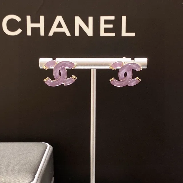 Chanel CC Violet Or Motif Interlocking Résine Translucide Boucles d'oreilles 2