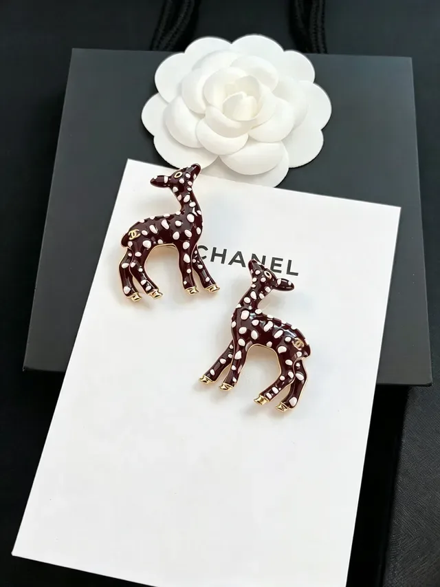 Chanel হিরণ বার্গান্ডি সাদা এনামেল সিলহুয়েট পলকা ডট ব্রোচ 4