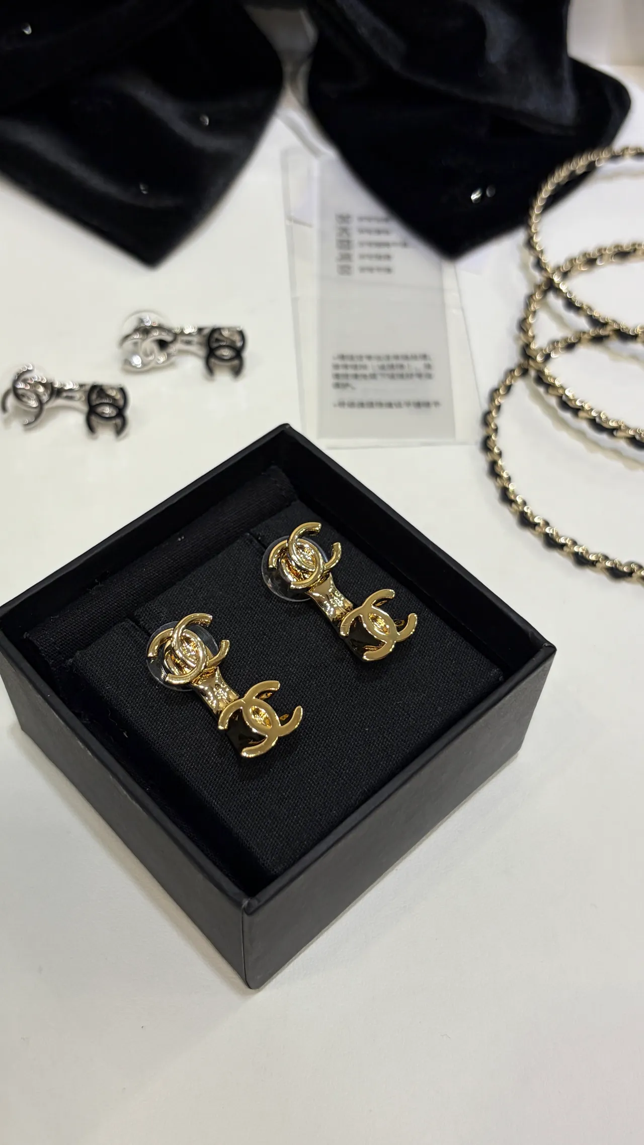Chanel Double CC Gold-Tone Clip-On Earrings 9