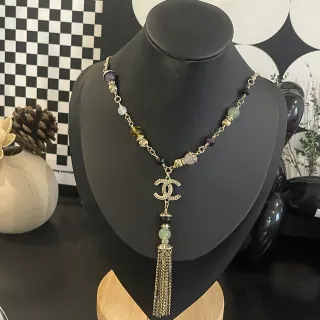 Chanel سلسلة ذهبية بنفسجية متعددة الأحجار خرز قلادة