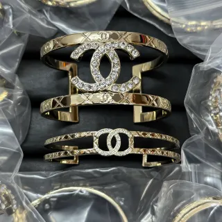 Chanel سوار ذهب فضة كريستال باڤيه