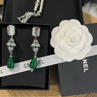 Chanel أقراط أخضر فضي قطرة قلادة CC شعار كاب علوي
