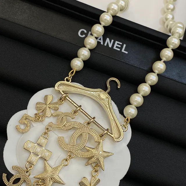 Chanel Motivo de Percha Pérola e Dourado Encanto Colar 2