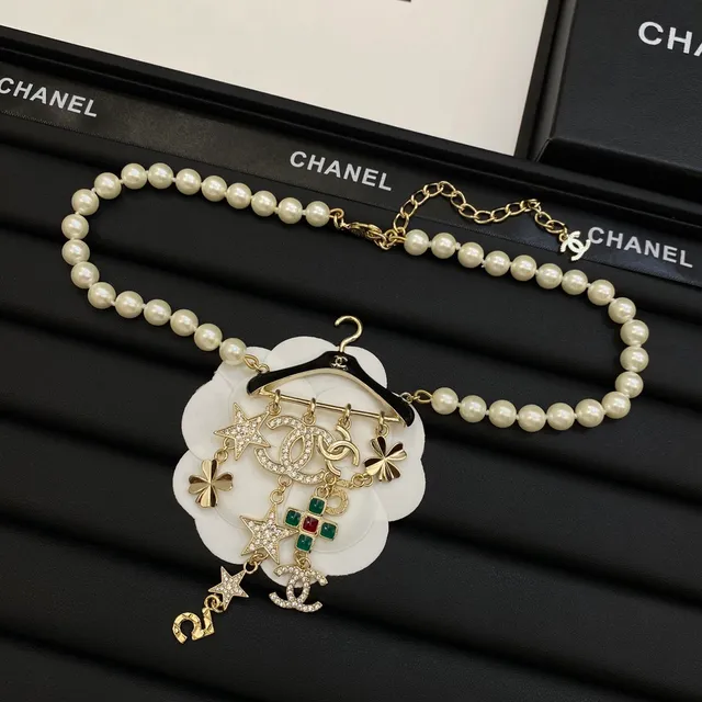 Chanel Motivo de Percha Pérola e Dourado Encanto Colar 5