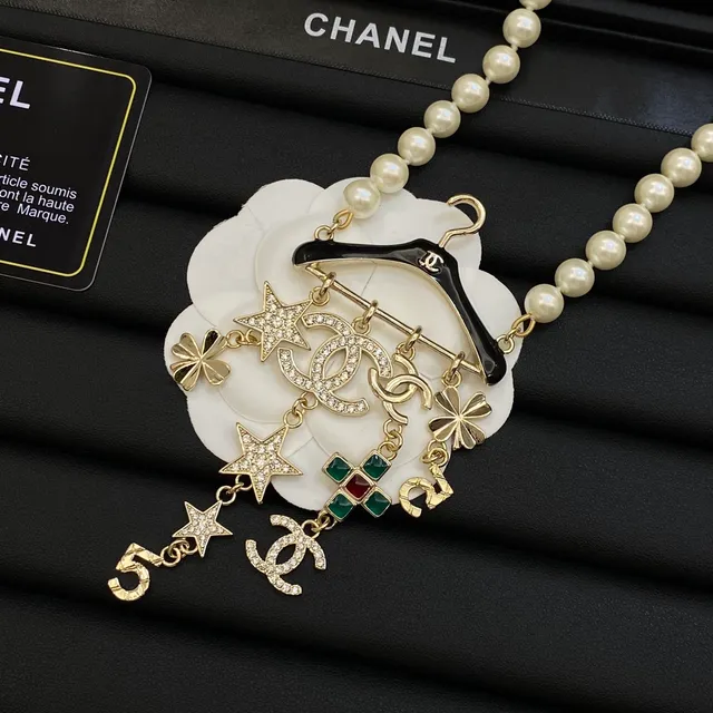 Chanel Motivo de Percha Pérola e Dourado Encanto Colar 6