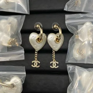 Chanel Cœur et CC Cristal Boucles d'Oreilles Pendantes