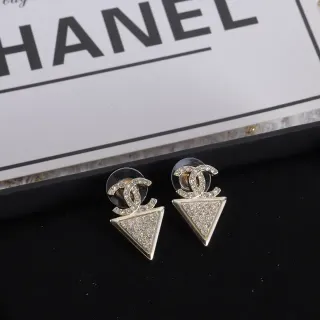 Chanel Interlocking CC brincos de cristal triângulo
