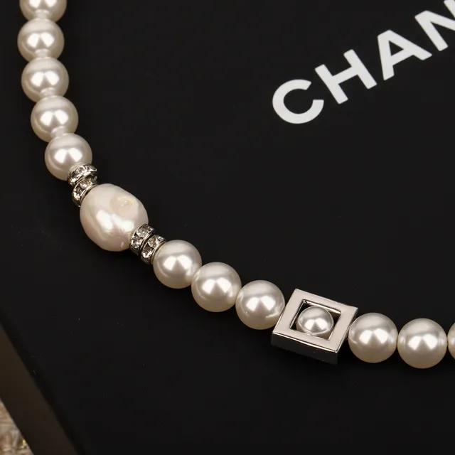 Chanel Pearl and Crystal CC Logo Bracelet 3