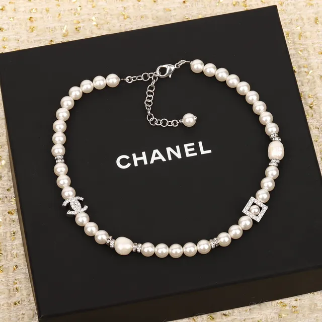 Chanel Pearl and Crystal CC Logo Bracelet 6