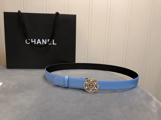 Chanel Boucle Médaille Perle Ceinture Cuir Bleu Clair 4