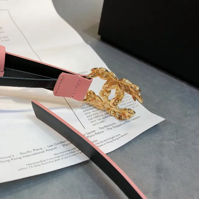 Chanel Ceinture en cuir avec boucle de laurier ornée de cristaux en or rose mat 3