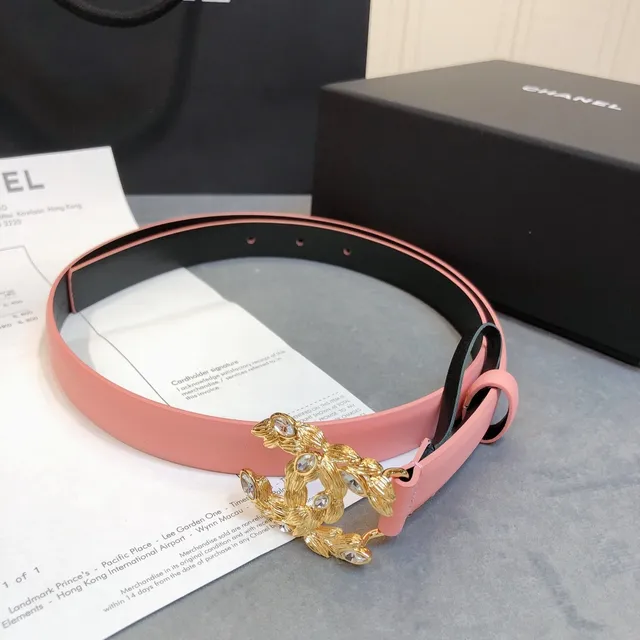 Chanel Ceinture en cuir avec boucle de laurier ornée de cristaux en or rose mat 6