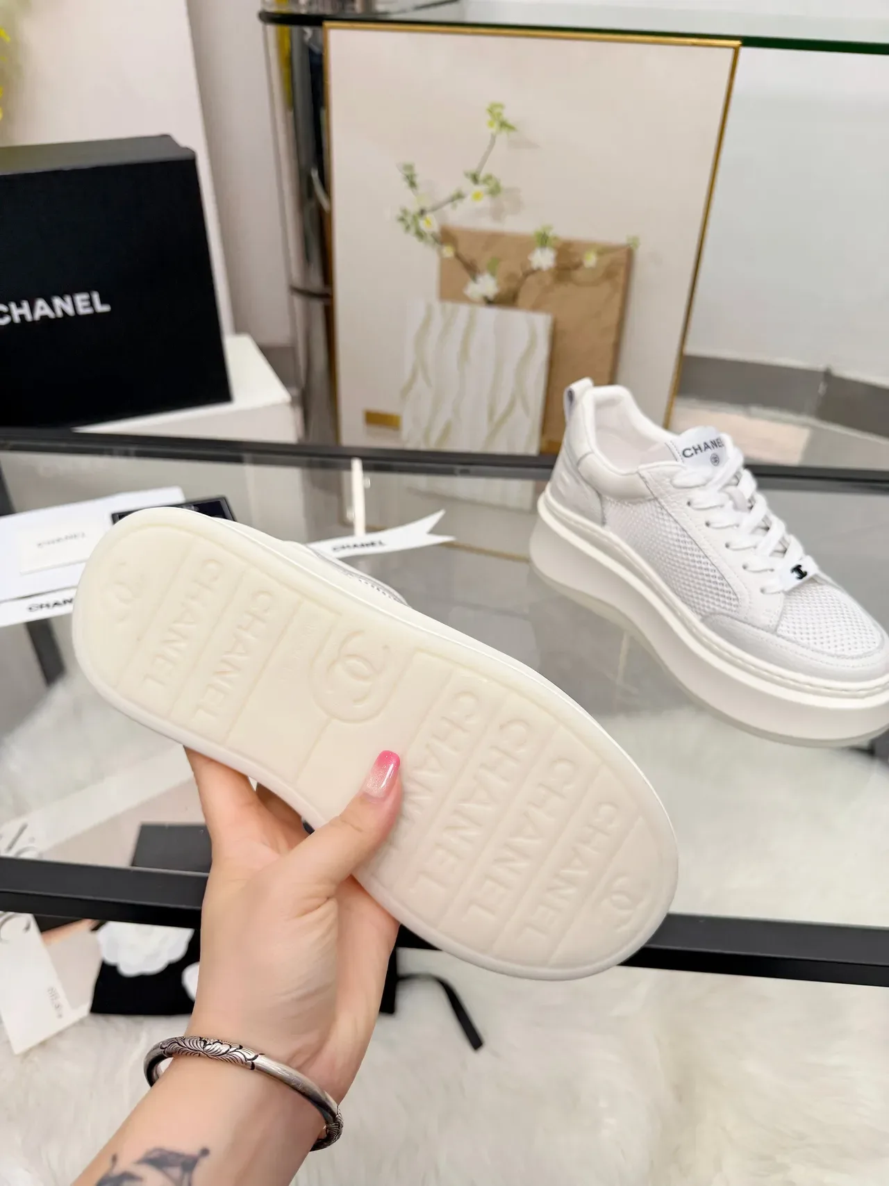 Chanel Sneakers Plateforme Blancs Maille Perforée et Cuir Chunky 4