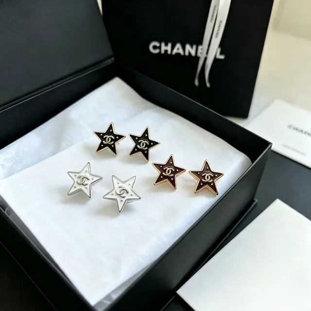 Chanel Boucles d'Oreilles Étoiles avec Émail et Or en Ton 2