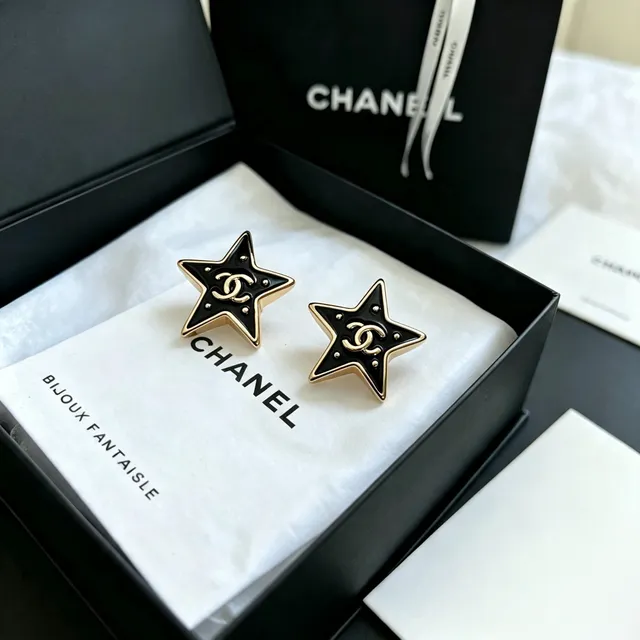 Chanel Boucles d'Oreilles Étoiles avec Émail et Or en Ton 7