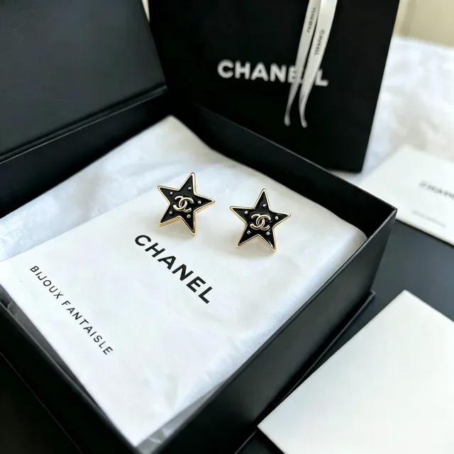 Chanel Boucles d'Oreilles Étoiles avec Émail et Or en Ton 9