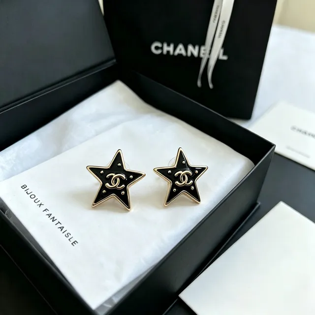 Chanel Boucles d'Oreilles Étoiles avec Émail et Or en Ton 10