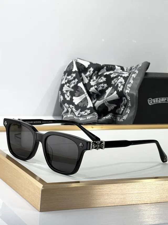 Chrome Hearts Gafas de sol negras transparentes rectangulares Wayfarer silueta motivo cruz hardware 6