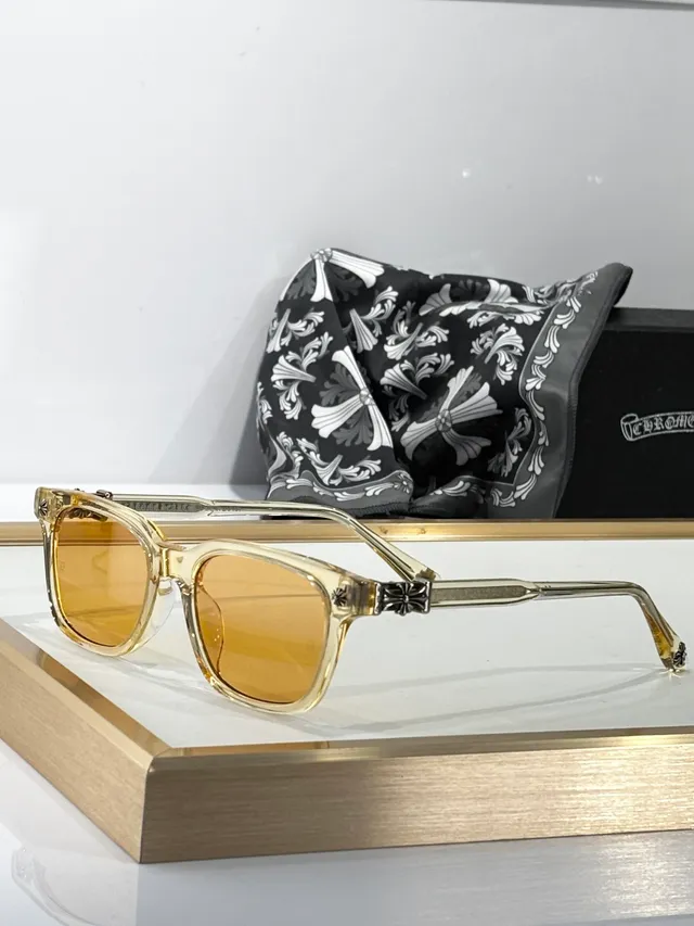 Chrome Hearts Gafas de sol negras transparentes rectangulares Wayfarer silueta motivo cruz hardware 9