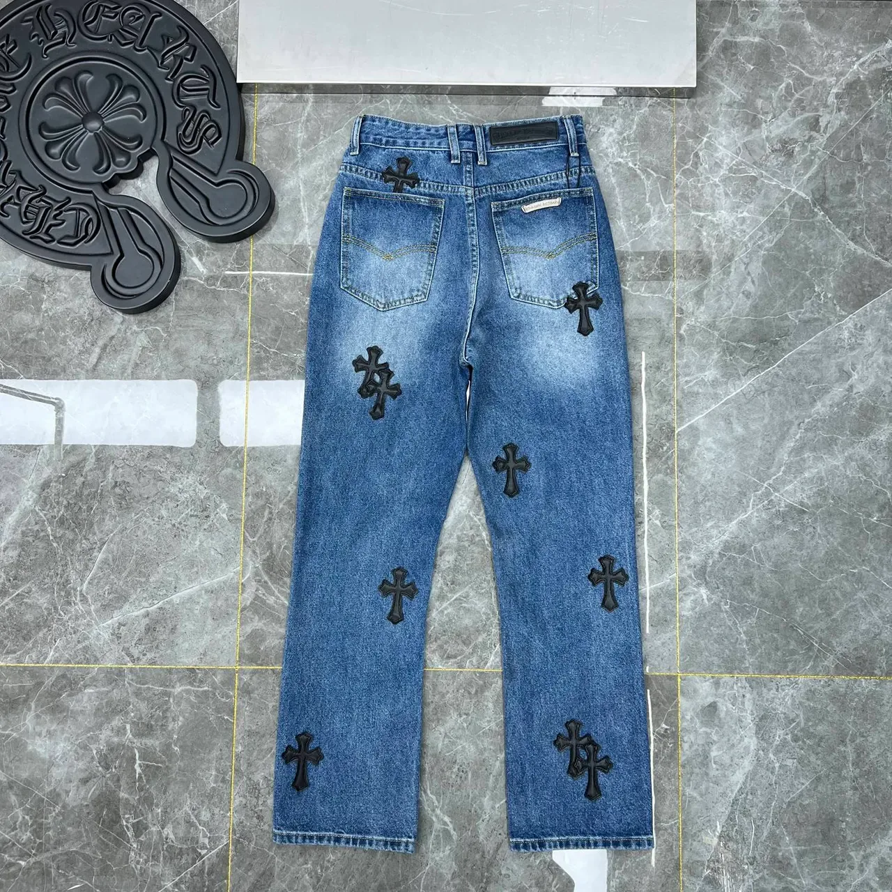 Chrome Hearts Cross Appliqué Jeans Bleu Lavage Moyen 2