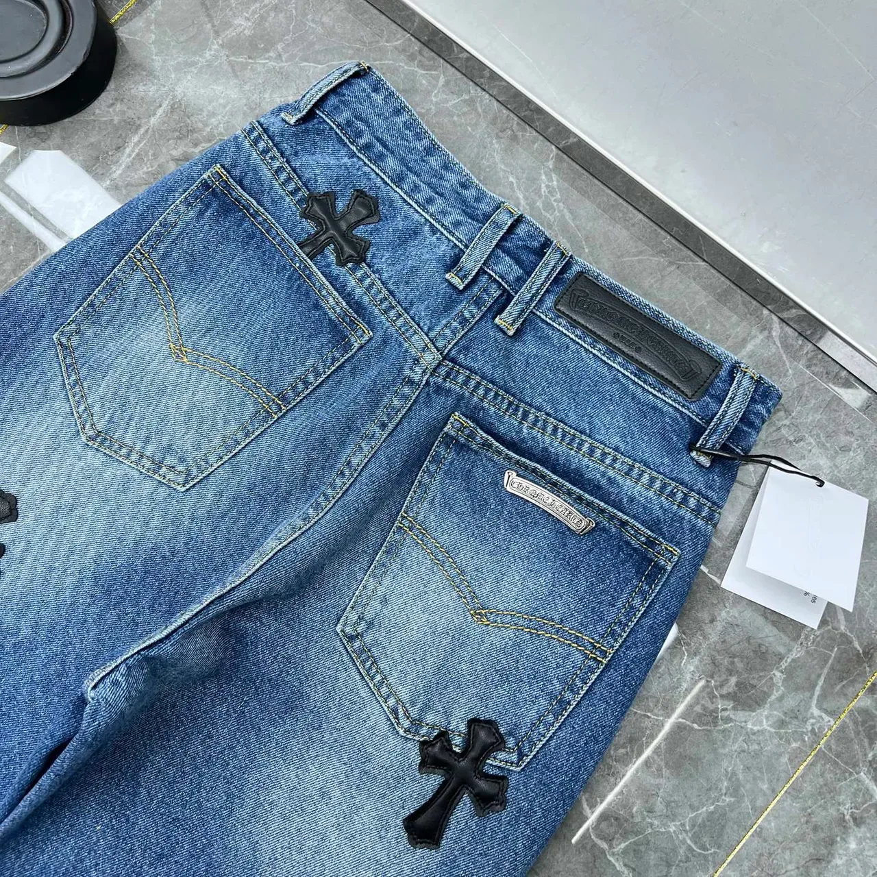 Chrome Hearts Cross Appliqué Jeans Bleu Lavage Moyen 3