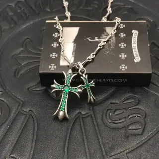 Chrome Hearts Double Cross हरी जेमस्टोन नेकलेस