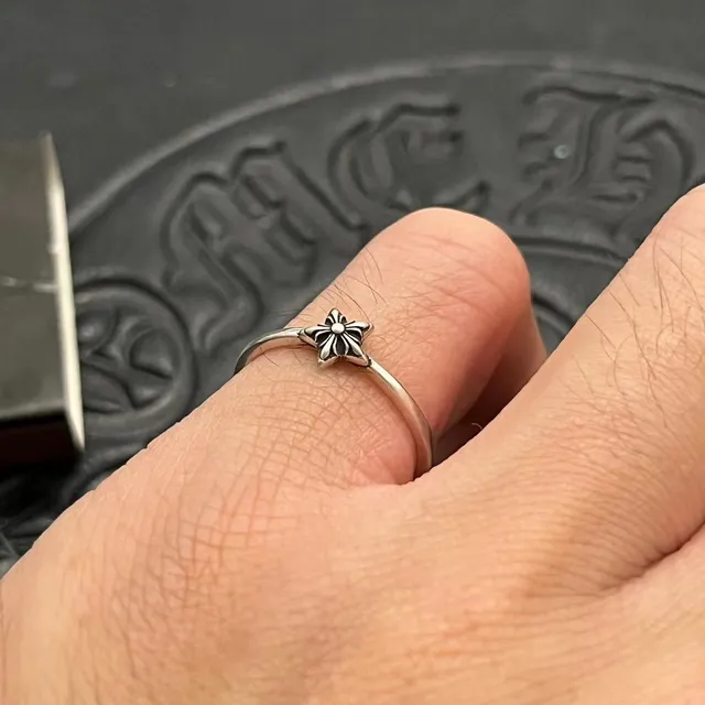 Chrome Hearts خاتم زهوري فضي مؤكسد نمط زهري 2