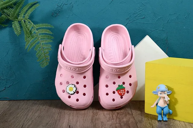 Crocs Classic Clog Lime Green Kids Clogs 4