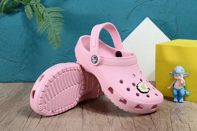 Crocs Classic Clog Lime Green Kids Clogs 6