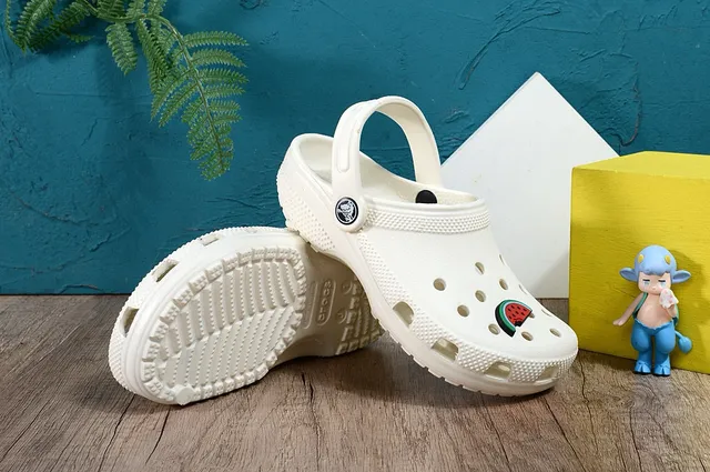 Crocs Classic Clog Lime Green Kids Clogs 12