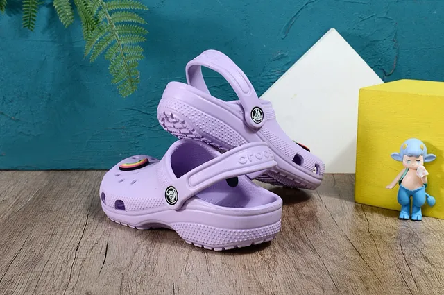 Crocs Classic Clog Lime Green Kids Clogs 19