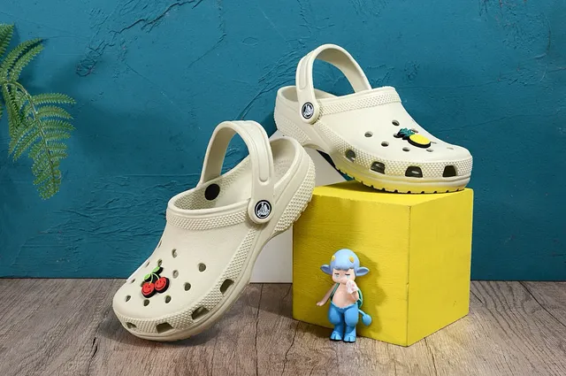 Crocs Classic Clog Lime Green Kids Clogs 22