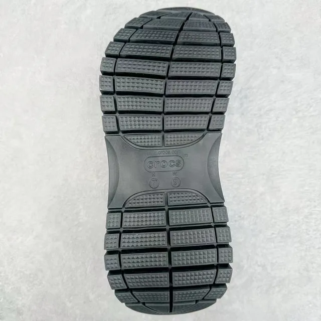 Crocs Echo Clog काला मोल्डेड फोम प्लेटफॉर्म क्लॉग 2