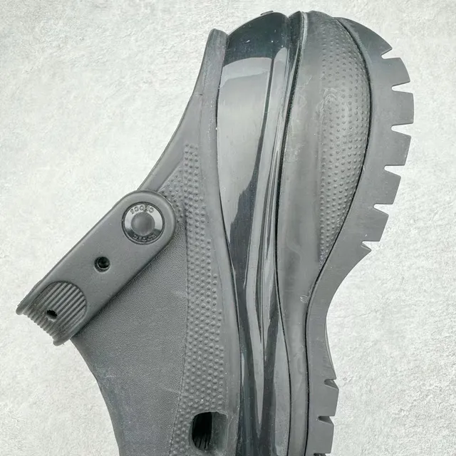 Crocs Echo Clog काला मोल्डेड फोम प्लेटफॉर्म क्लॉग 4