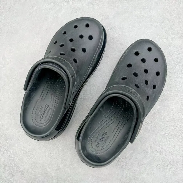 Crocs Echo Clog काला मोल्डेड फोम प्लेटफॉर्म क्लॉग 8