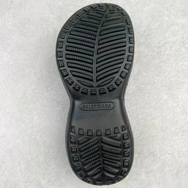 Crocs Echo Clog काला मोल्डेड फोम प्लेटफॉर्म क्लॉग 2