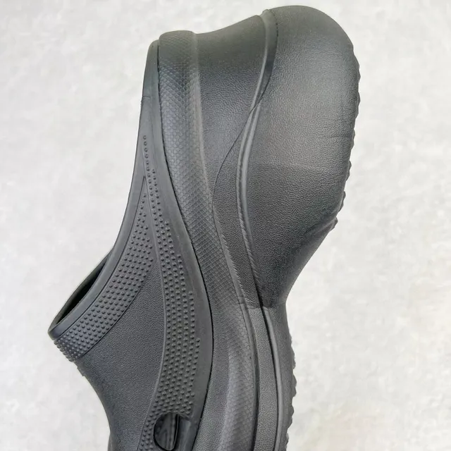 Crocs Echo Clog काला मोल्डेड फोम प्लेटफॉर्म क्लॉग 4