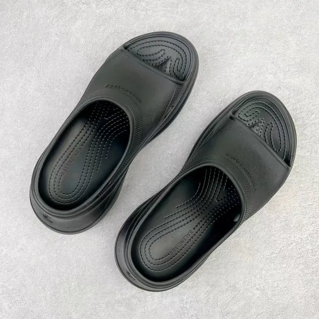 Crocs Echo Clog काला मोल्डेड फोम प्लेटफॉर्म क्लॉग 8
