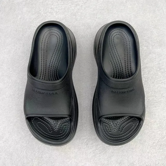 Crocs Echo Clog काला मोल्डेड फोम प्लेटफॉर्म क्लॉग 9