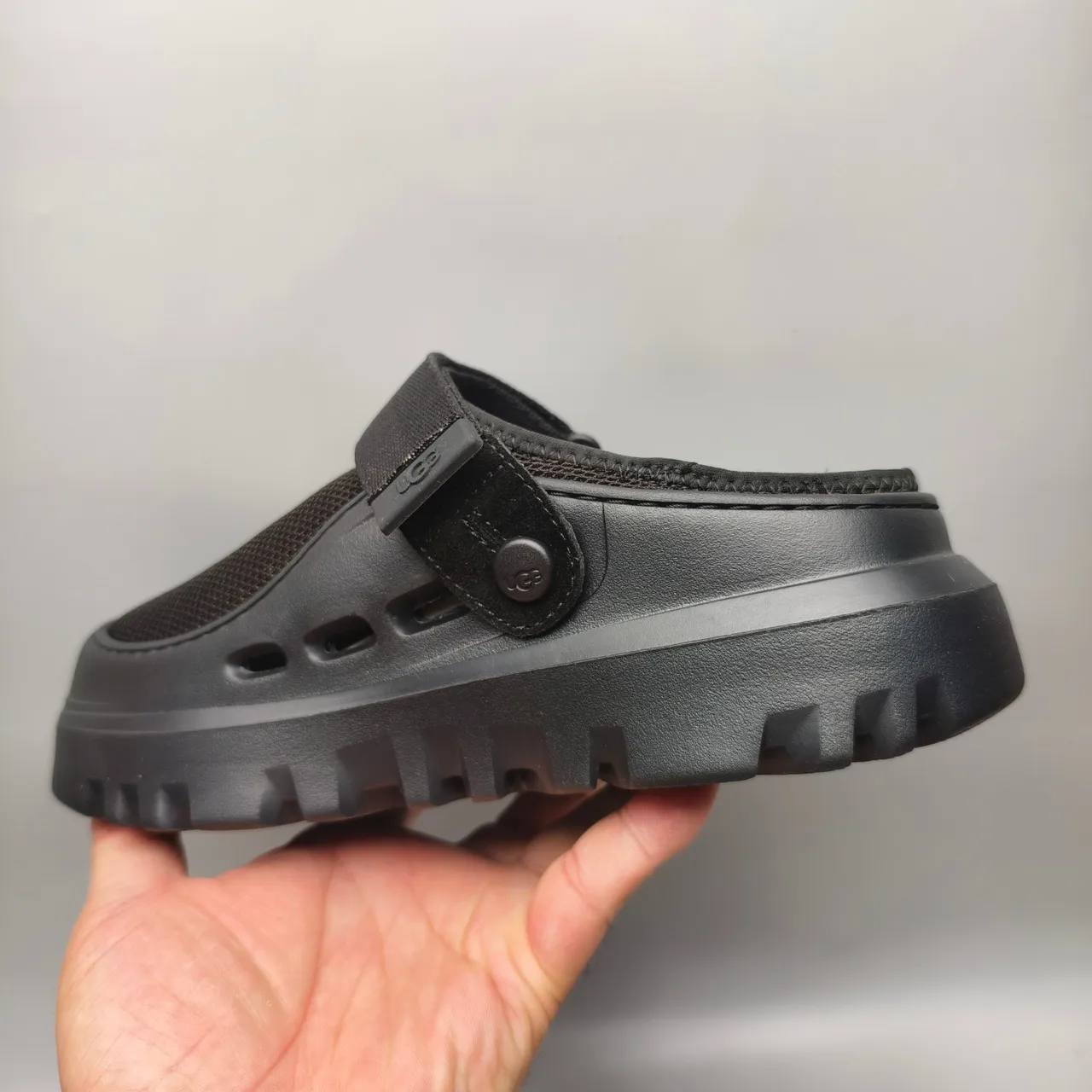 Crocs Echo Clog কালো মোল্ডেড সোল Clog 4