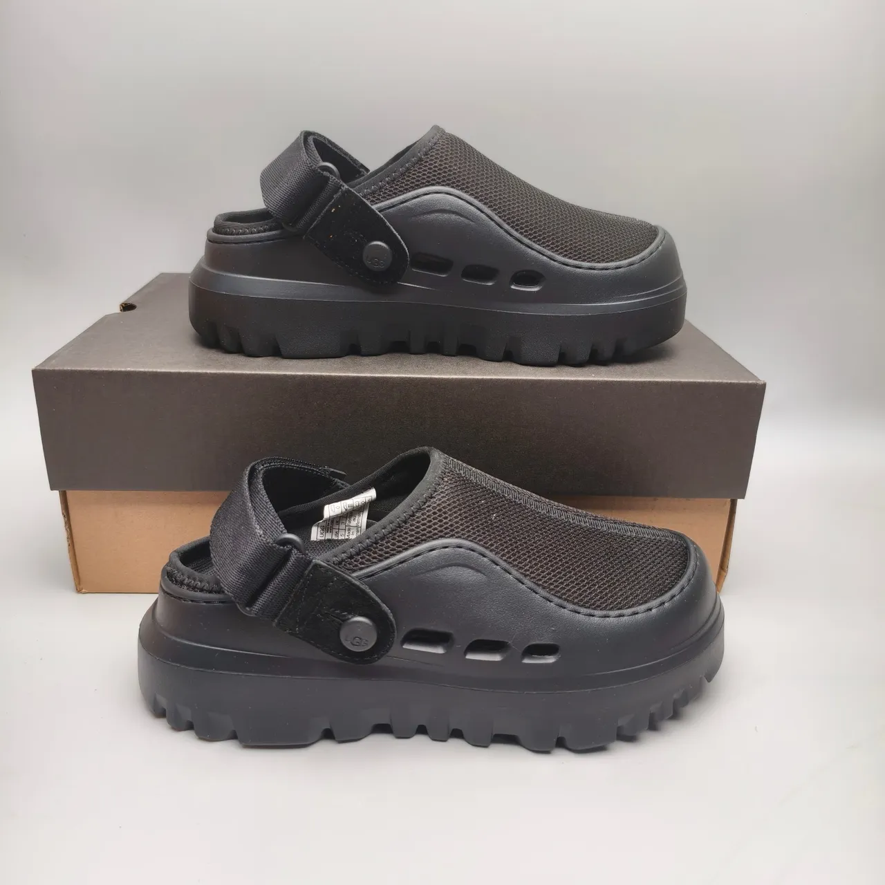 Crocs Echo Clog কালো মোল্ডেড সোল Clog 5