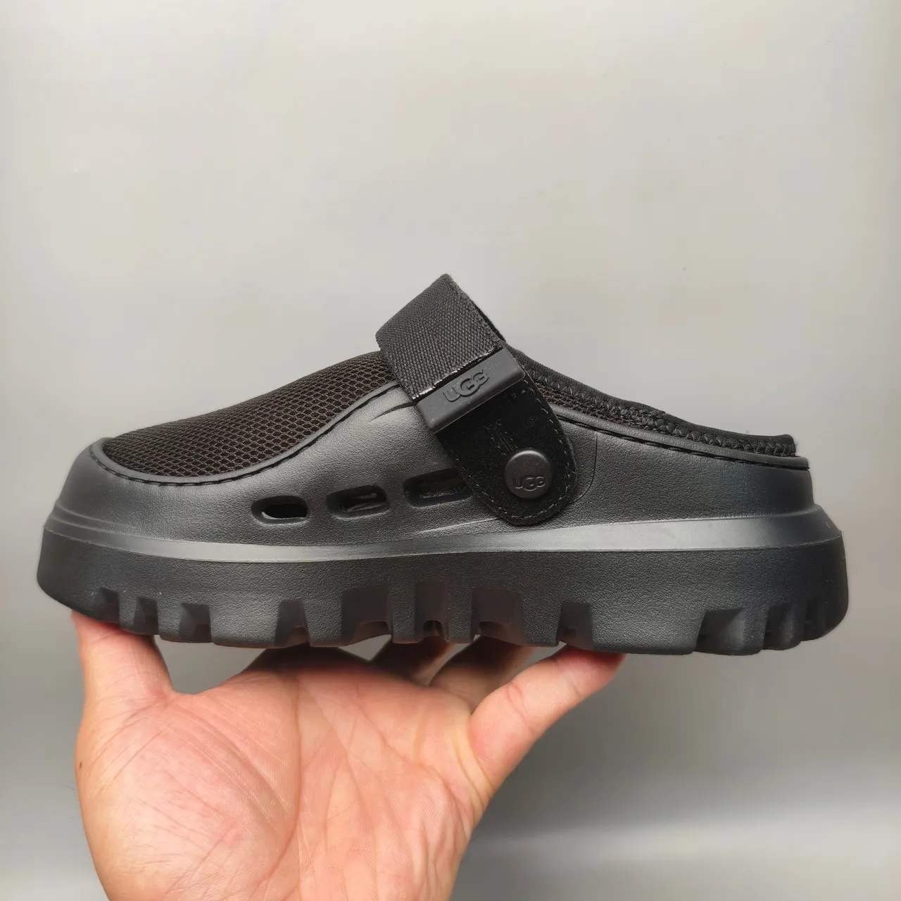 Crocs Echo Clog কালো মোল্ডেড সোল Clog 7