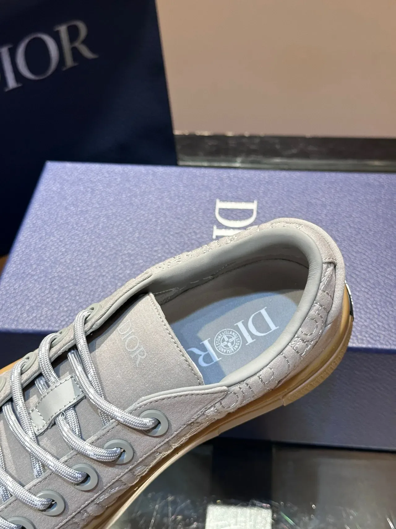 ديور B23 سنيكرز منصة أسلوب حياة Monogram Embossed 2