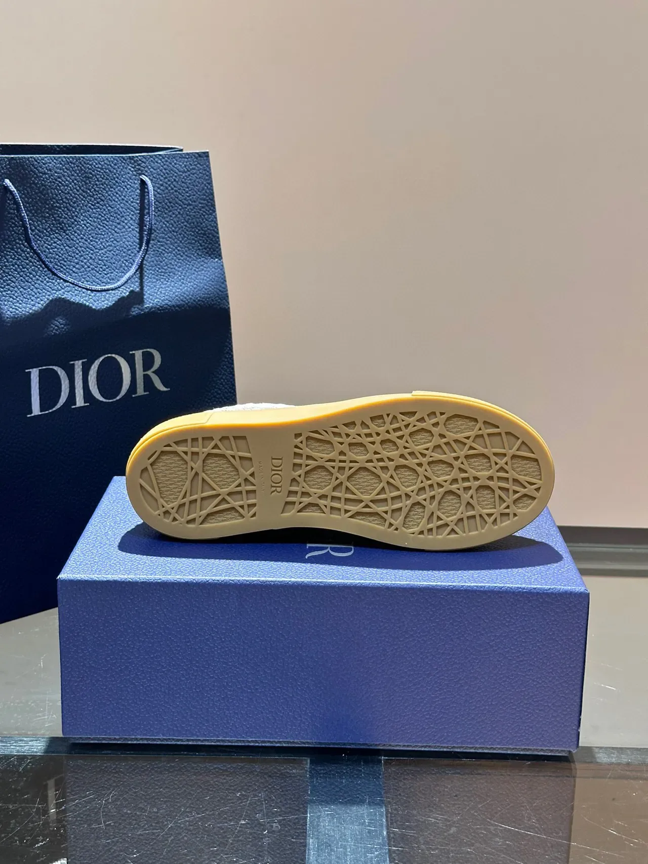 ديور B23 سنيكرز منصة أسلوب حياة Monogram Embossed 3