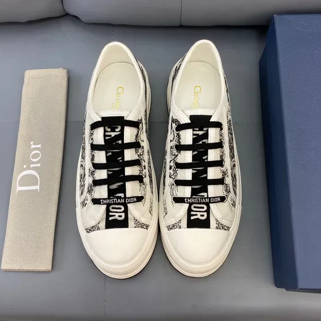 Dior B23 Graphic Print White and Black Lifestyle Sneakers 2