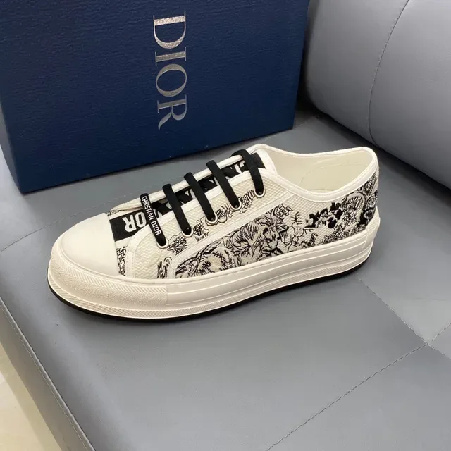 Dior B23 Graphic Print White and Black Lifestyle Sneakers 5