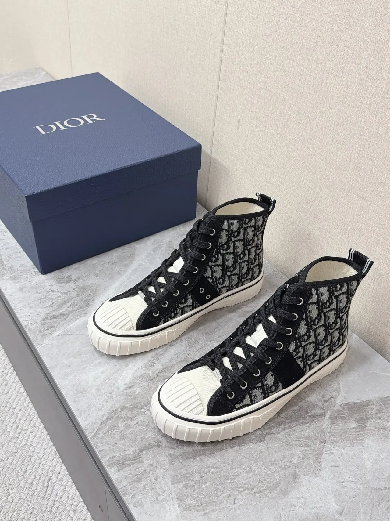 迪奥 B23 高帮 Monogram 帆布麂皮生活方式运动鞋 5