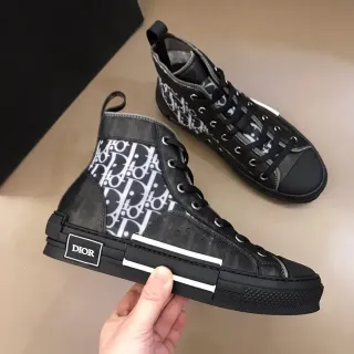 Dior B23 Monogram काले और सफेद लाइफस्टाइल स्नीकर
