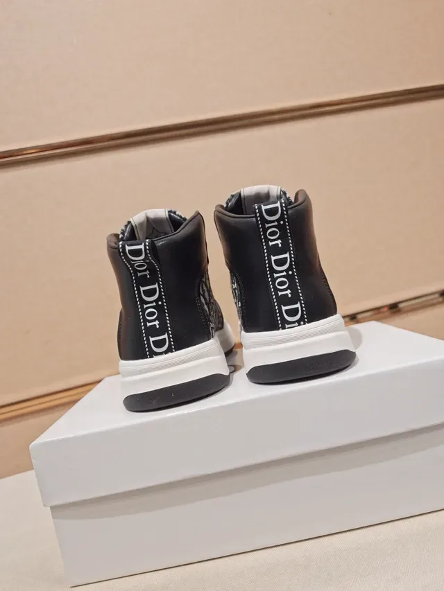 Dior B23 Monogram Black and White Lifestyle Sneakers 4