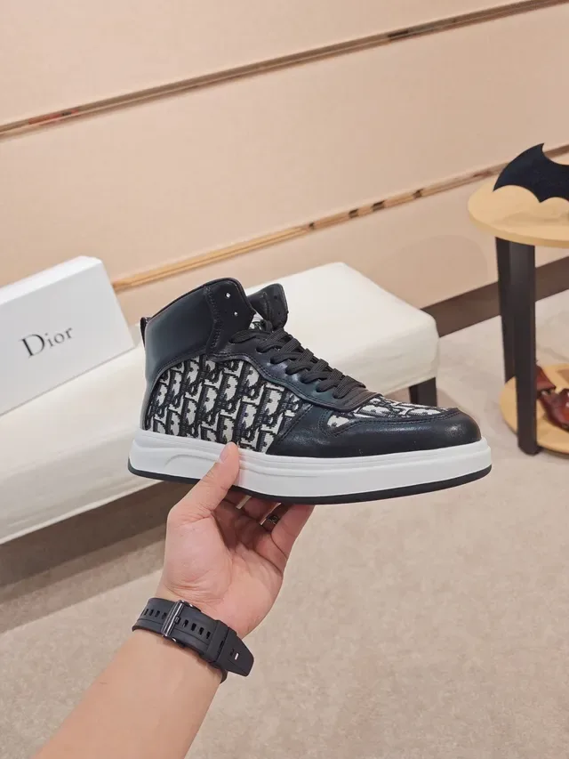 Dior B23 Monogram Black and White Lifestyle Sneakers 5
